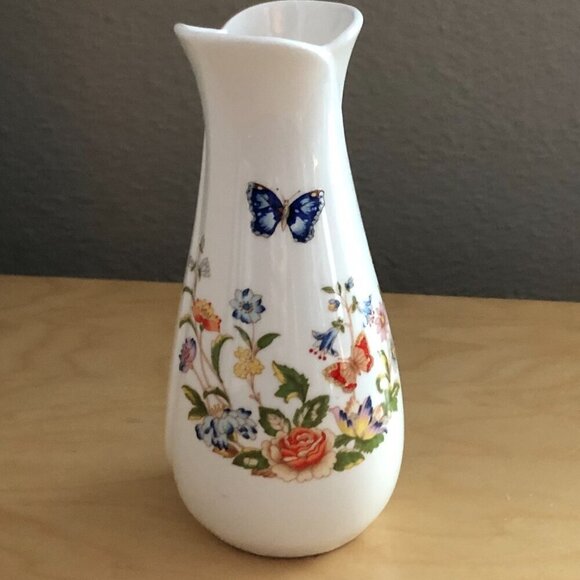 Aynsley Cottage Garden Flowers & Butterfly White Blue Pink Georgian Vase - Picture 2 of 6